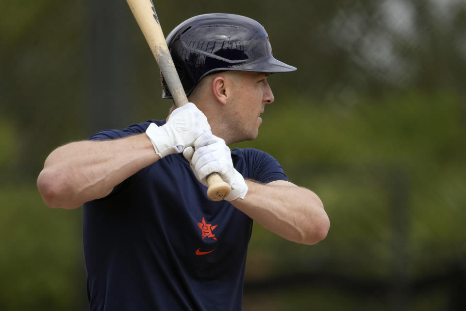 Houston Astros' Alex Bregman takes live batting practice during a spring training baseball workout Monday, Feb. 19, 2024, in West Palm Beach, Fla. (AP Photo/Jeff Roberson)