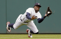 <p>Detroit Tigers Mittelfeldspieler Cameron Maybin fängt einen Fly Ball, der von Los Angeles Angels-Spieler Albert Pujols geworfen wurde. Während des sechstens Innings des Baseballspiels verliert er ihn allerdings wieder. (Foto: AP PHOTO/ Duane Burleson)</p>