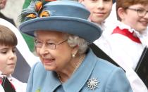 <p>Dass Queen Elizabeth II. Weihnachten am 24. und nicht wie in Großbritannien üblich am 25. Dezember feiert, hat einen einfachen Grund: Das Haus Windsor, dem die Queen entstammt, hieß ursprünglich Sachsen-Coburg und Gotha. Elizabeths Großvater Georg V. benannte es aufgrund der kriegsbedingten antideutschen Stimmung 1917 um. (Bild: Chris Jackson/Getty Images)</p> 