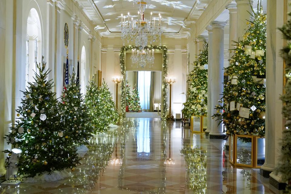 The White House decorated for Christmas