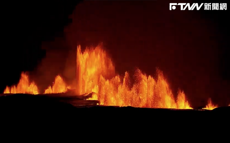 海爾加費德火山噴發，周圍4000多居民撤離。（圖／翻攝自推特）