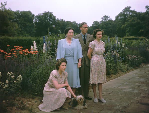 <p>This year, King George VI addresses the United Nations at their first assembly. Here, he takes a moment with his family.</p>