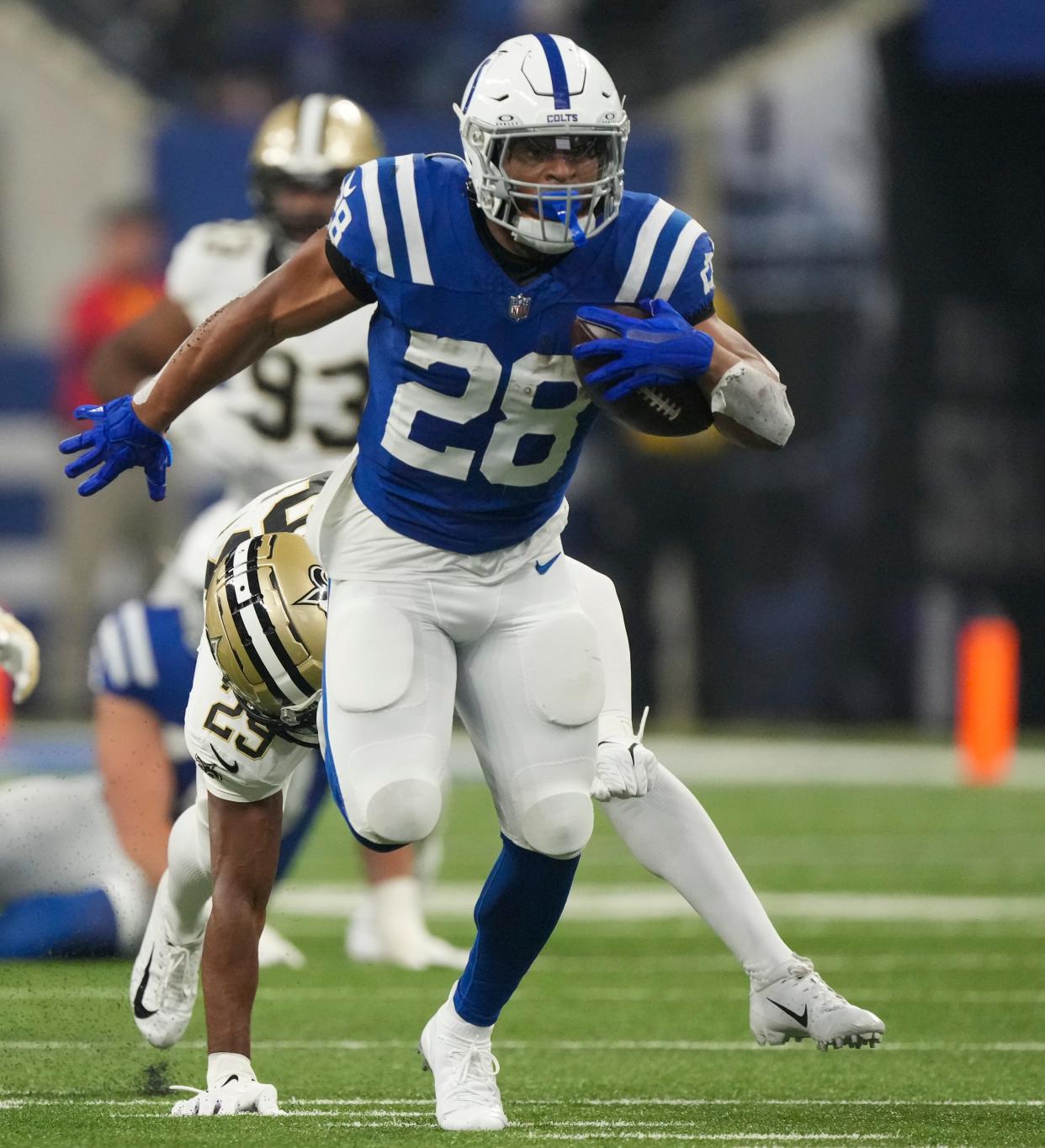 Indianapolis Colts running back Jonathan Taylor (28) rushes against New Orleans Saints, Sunday., Oct 29, 2023, at Lucas Oil Stadium in Indianapolis.