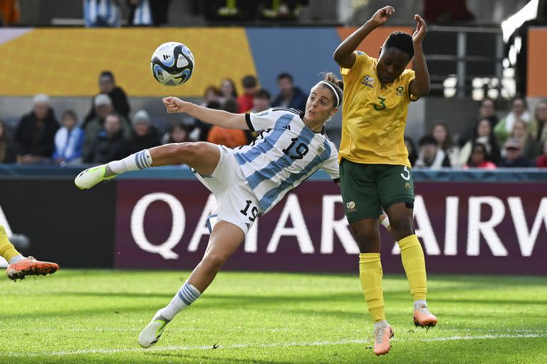 En su última presentación, la selección argentina femenina igualó con Sudáfrica 2 a 2