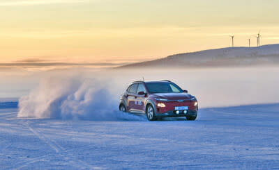 Hyundai Mobis researcher is conducting tests on braking stability and body posture control safety technology performance at the Swedish winter testing ground.