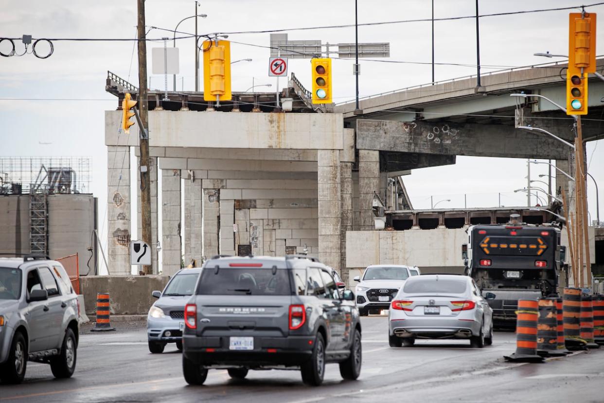 Auto insurance reforms will be presented in the Ontario budget on Tuesday, multiple sources have told CBC News. The sources say the changes will offer drivers more options for reducing their car insurance premiums.   (Evan Mitsui/CBC - image credit)