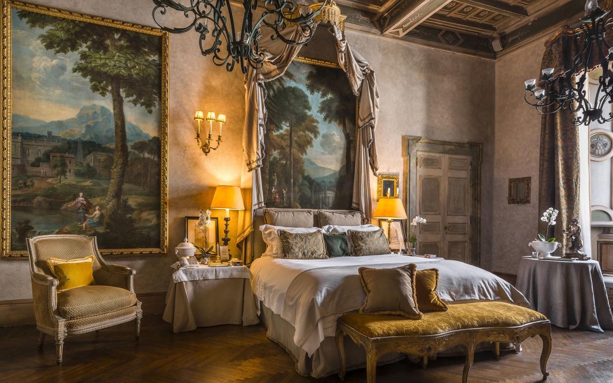 You can peer at Old Master paintings as you lie in bed at the Residenza Napoleone III in Rome - Albero Mantegna