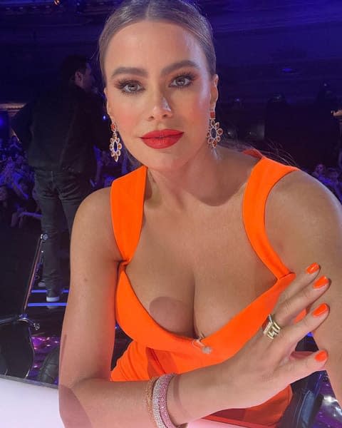 sofia-vergara-vibrant-orange