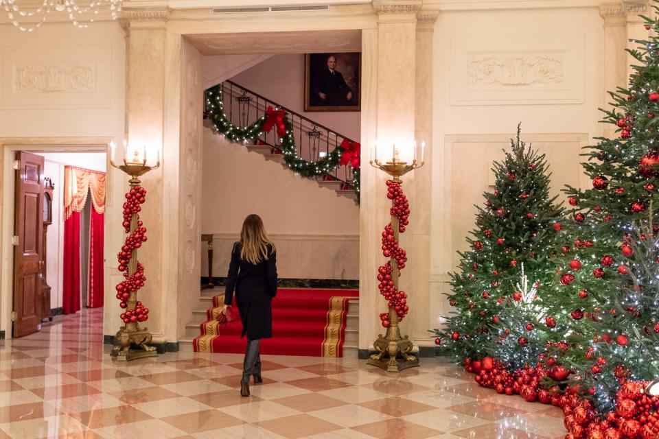 melania trump white house cross hall christmas