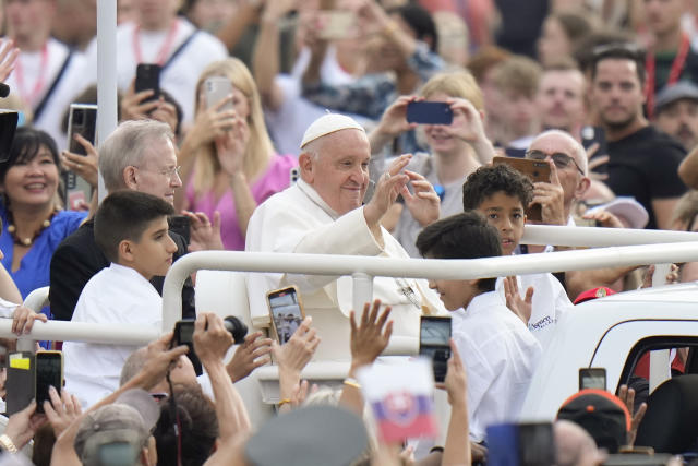 Pope Francis praises Father James Martin during audience with Vatican  communicators - Outreach