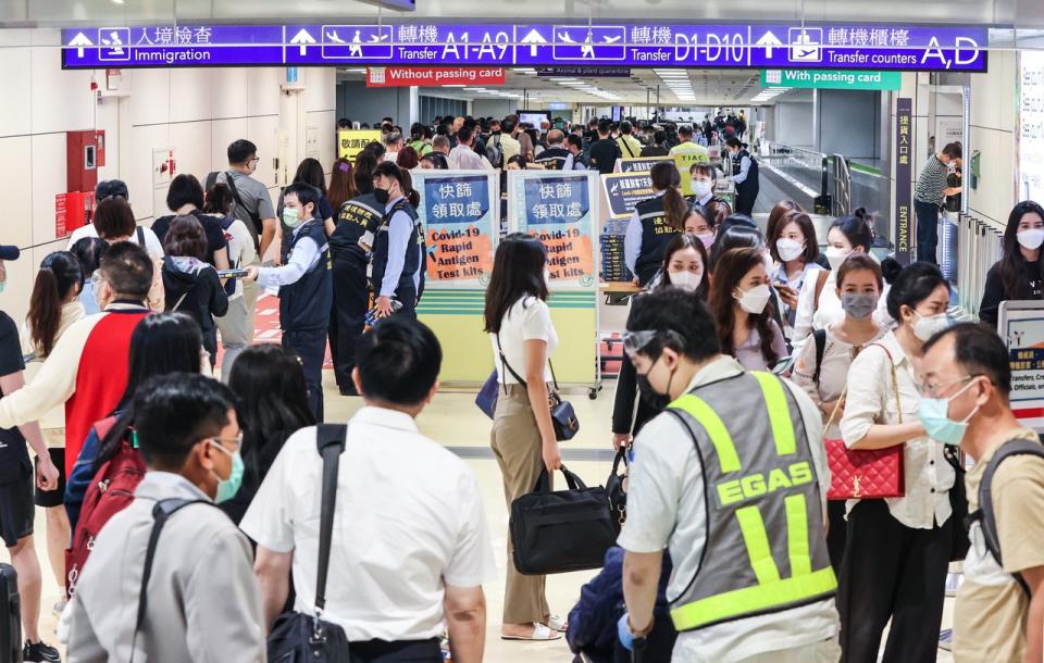 台灣國門重啟，入境人潮明顯增加。（記者黃仲明／攝影）