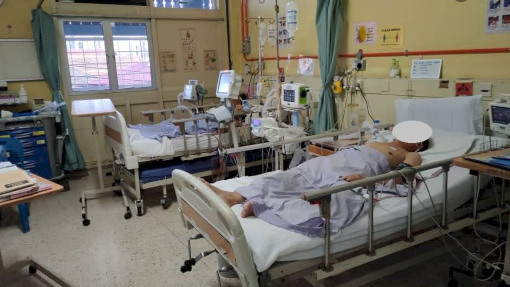 The Health Ministry released photos of intensive care units (ICUs) treating Covid-19 patients. — Picture via Facebook/kementeriankesihatanmalaysia/