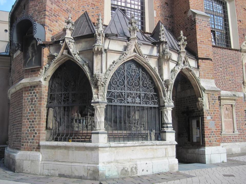 La Puerta de San Florián, una construcción del siglo XV. A través de esta puerta pasaban los cortejos reales, así como las delegaciones extranjeras camino al Castillo Real de Wawel.
