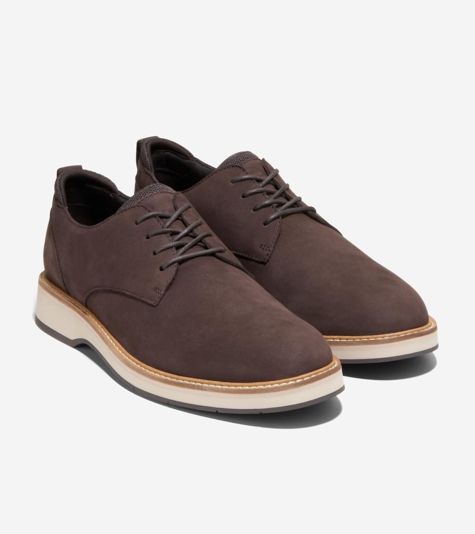 <p><a href="https://go.redirectingat.com?id=74968X1596630&url=https%3A%2F%2Fwww.colehaan.com%2Fmens-osborn-grand-360-plain-oxfords%2FC38247.html&sref=https%3A%2F%2Fwww.menshealth.com%2Fstyle%2Fa60383975%2Fcole-haan-april-sale-2024%2F" rel="nofollow noopener" target="_blank" data-ylk="slk:Shop Now;elm:context_link;itc:0;sec:content-canvas" class="link ">Shop Now</a></p><p>Osborn Grand 360 Plain Oxfords</p><p>$109.95</p>