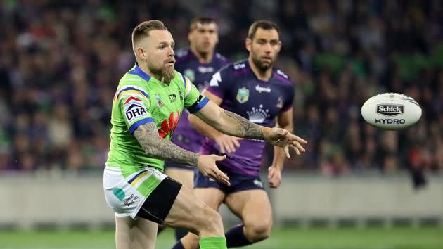 Austin passes the ball. Source: Getty