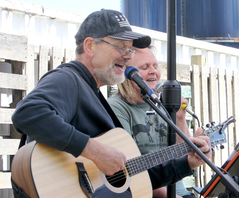 Billy and Shelley Brim perform at the Sunflower Market on Saturday, May 11, 2024.