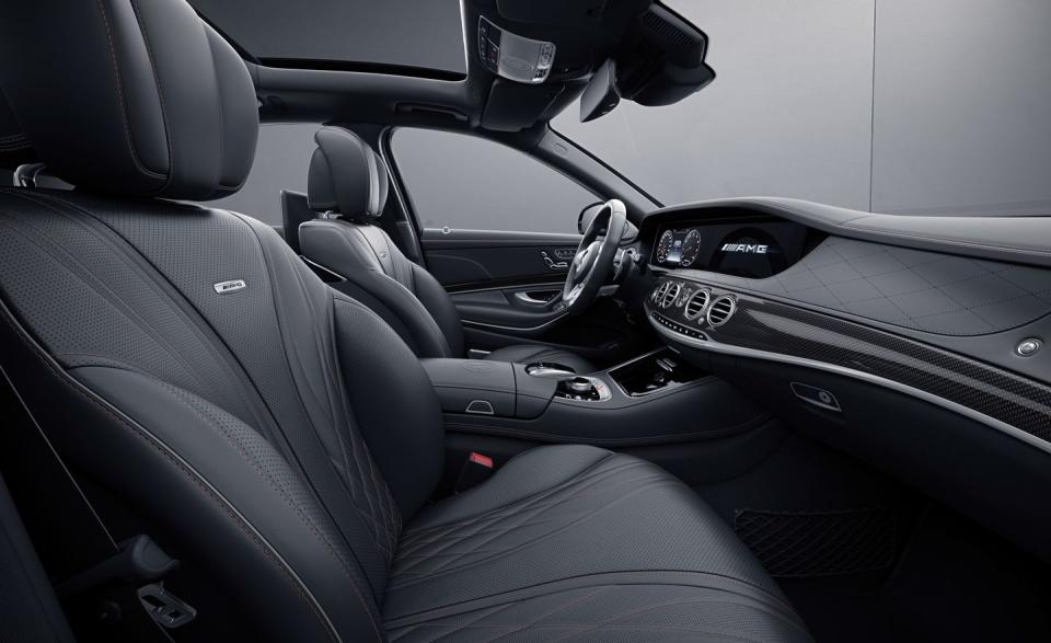 <p>The center console lid also will feature a "1 of 130" badge denoting the exclusivity of the Final Edition.</p>