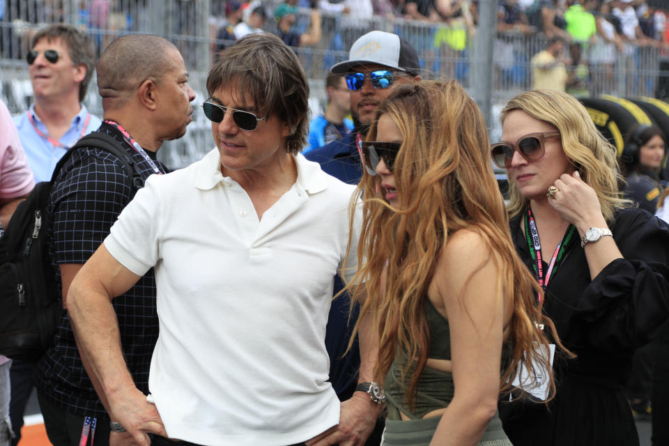 Tom Cruise y Shakira en el Gran Premio de Miami de este año. (Foto: Jeff Robinson/Icon Sportswire via Getty Images)