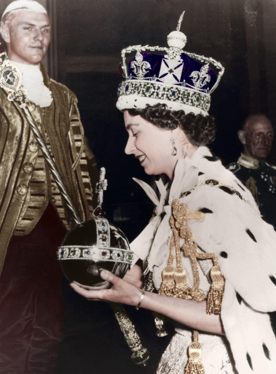 king charles queen coronation differences