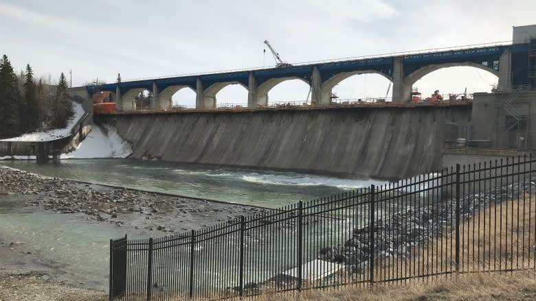 Glenmore Dam ready to face spring floods, despite construction