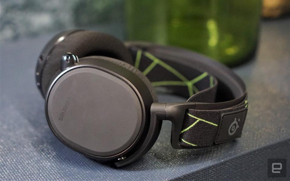 Xbox One owners haven't had many choices when it comes to wireless headphones