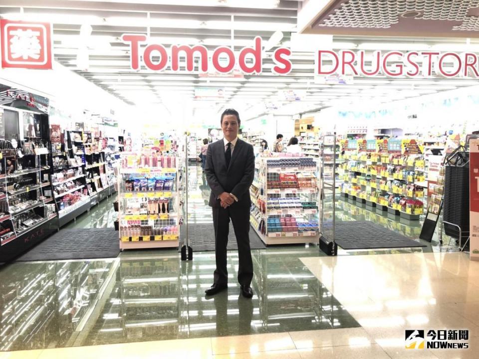 ▲來自日本的Tomod’s，董事長暨總經理足立亮二表示，他們2017年繳出漂亮成績單，預估今年底全台店數可達到50家、2021年突破百家店及百萬會員。（圖／記者彭夢竺攝，2018.6.28）