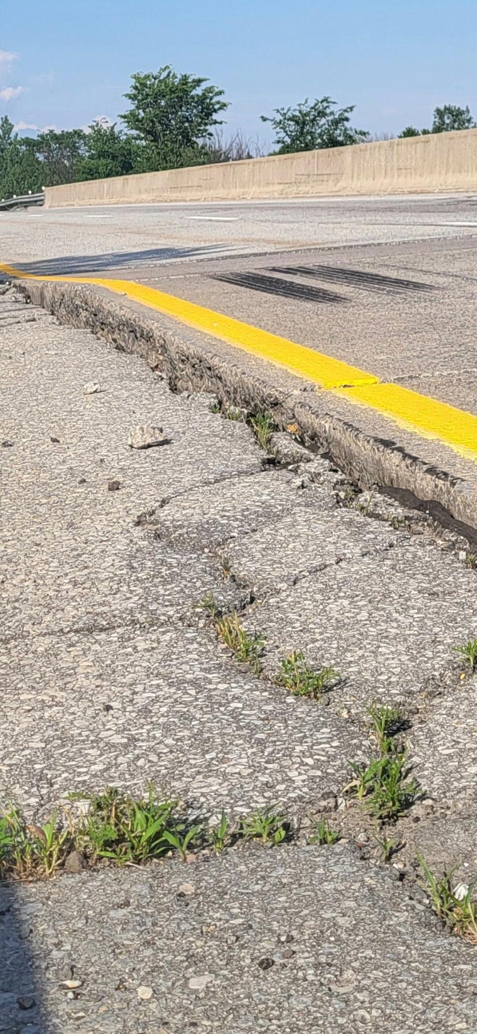 The Aberdeen Road overpass over Highway 417 was declared structurally unsound by the Ministry of Transportation.