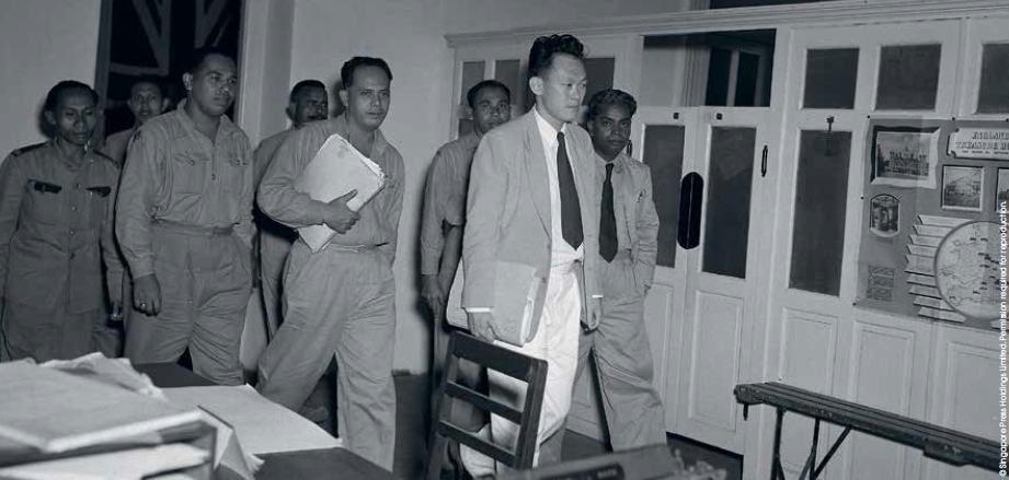 Mr Lee with executive committee members of the Postal and Telecommunications Uniformed Staff Union in 1952. (Image Credit: NTUC)