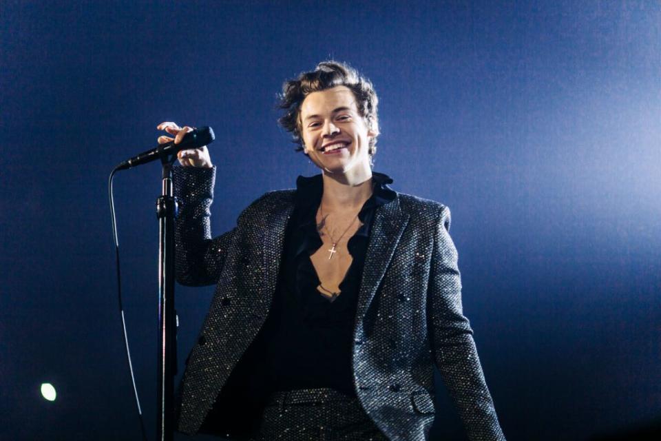 harry styles performs on his european tour at accorhotels arena, paris