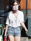 <p>Scout Willis sports a pink mask with white fringe while out in L.A.</p>