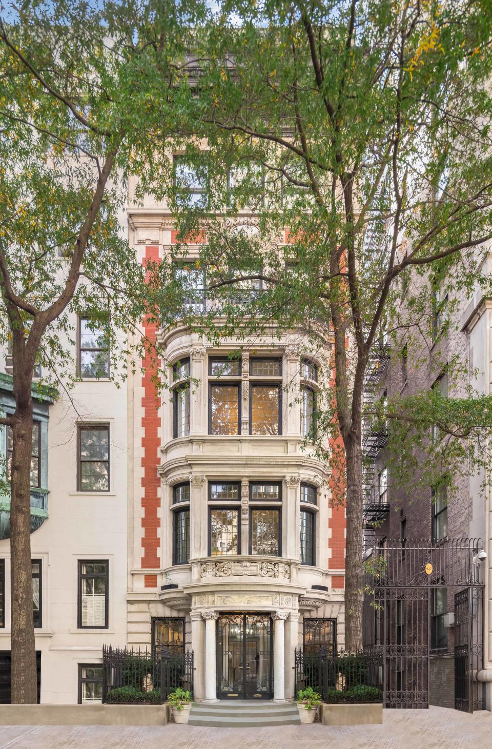 1) Built in 1898, the limestone and red brick house is located at 4 East 74th Street.