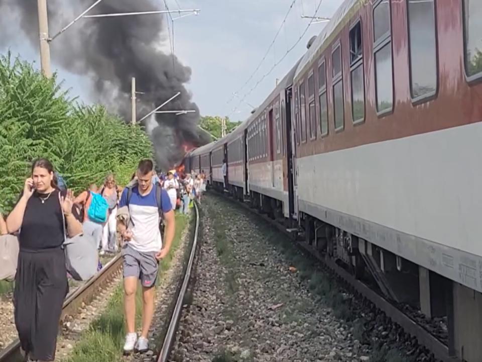 歐洲斯洛伐克發生火車撞巴士的不幸事件，造成十多人死傷。
