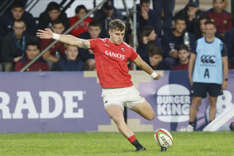 Bautista Baronio fue decisivo con sus penales; aun suplente, el rosarino anotó 15 puntos para el 37-23 de Dogos XV como visitante de Pampas en la final del Super Rugby Americas.