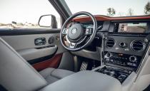 <p>Rolls-Royce's thin-rimmed steering wheel has a decidedly retro feel and appearance.</p>