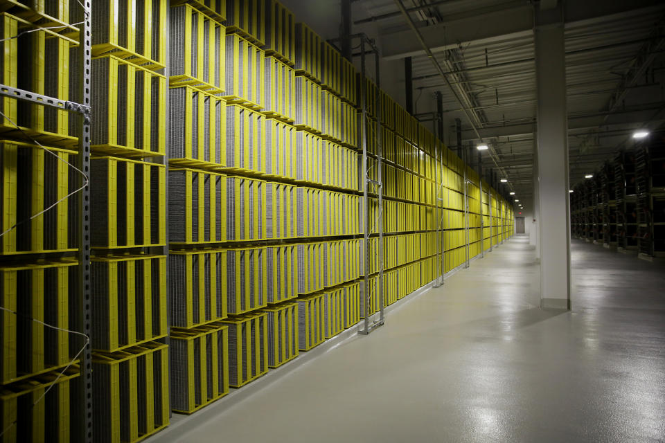 Filters that are part of a cooling system line a room inside the Facebook data center in Prineville, Oregon, in 2014.<span class="copyright">Meg Roussos—Bloomberg/Getty Images</span>