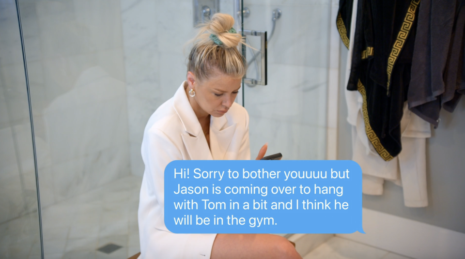 Ariana Madix receiving a text from Anne, Tom Sandoval's assistant
