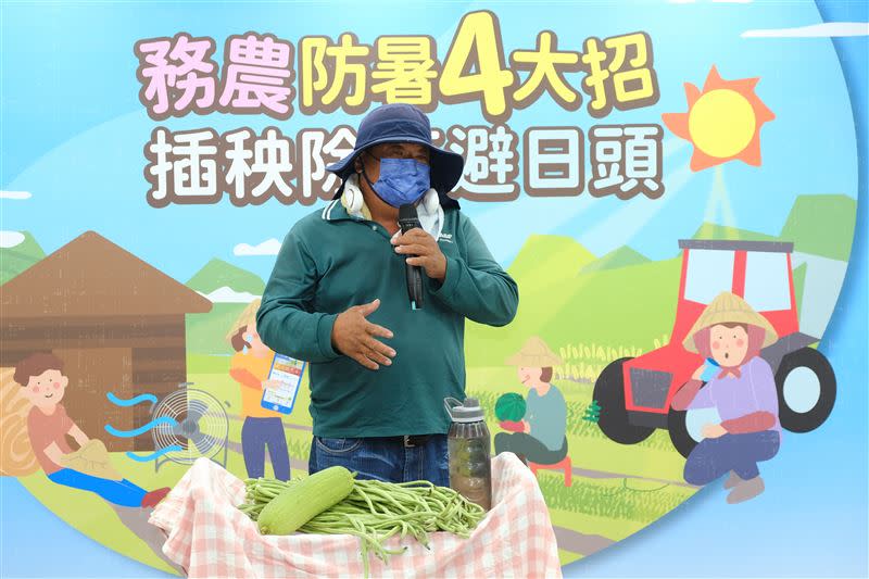 農友李先生分享夏天農作與避熱傷害經驗。（圖／國健署提供）