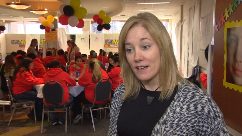 Young people from northern Manitoba in Winnipeg learning to lead