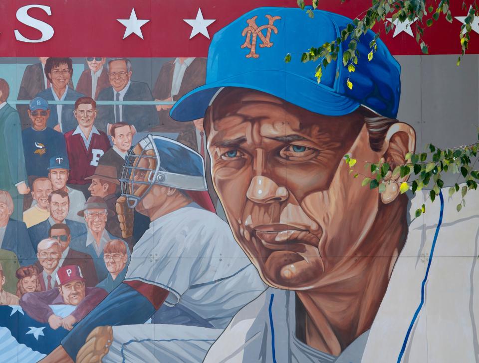 A 52' x 16' mural of Gil Hodges, painted by Randy Hedden, stands at the corner of Hwy 61 and Hwy 57 in Petersburg, Ind., Hodges' hometown. Hodges is portrayed as a player for the Brooklyn Dodgers (part of two World Series winning Dodgers teams – 1955 in Brooklyn and 1959 in Los Angeles) and manager for the New York Mets (captained the Miracle Mets to their first-ever World Series title in 1969).