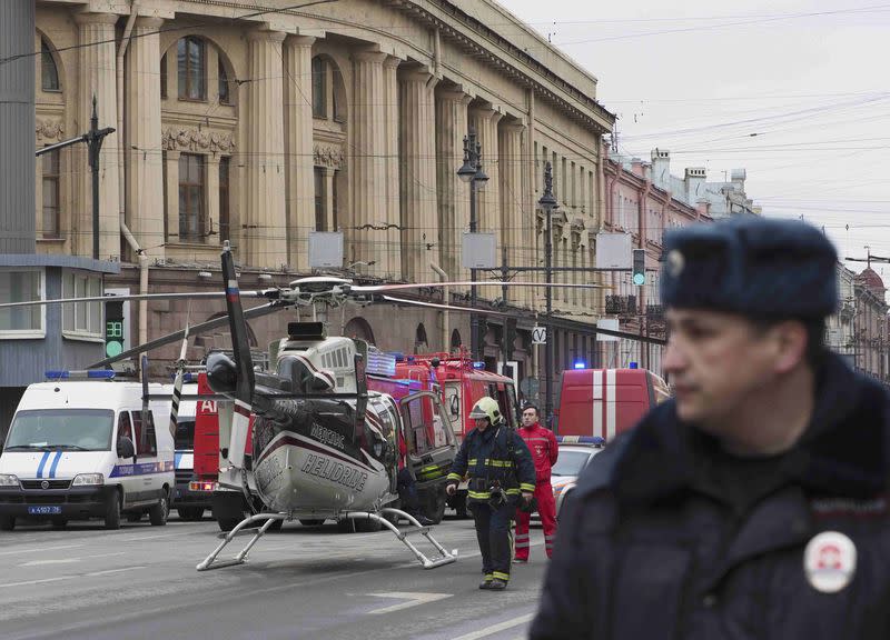 Dix personnes ont été tuées et plus de 20 autres d'autres blessées dans une explosion qui s'est produite lundi dans le métro de Saint-Pétersbourg et que les autorités imputent à un kamikaze originaire d'Asie centrale lié à l'islam radical, rapporte lundi l'agence russe Interfax. /Photo prise le 3 avril 2017/REUTERS/Ruslan Shamukov