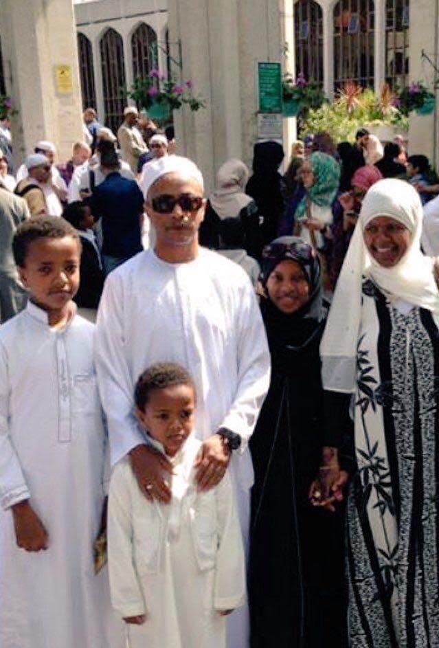 Kedir Hashim: His wife and their three children died ()