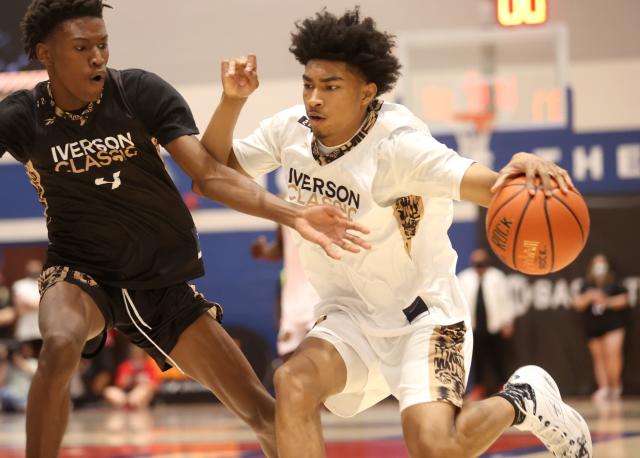 WATCH: Jaden Akins hits insane 180 through the legs dunk at