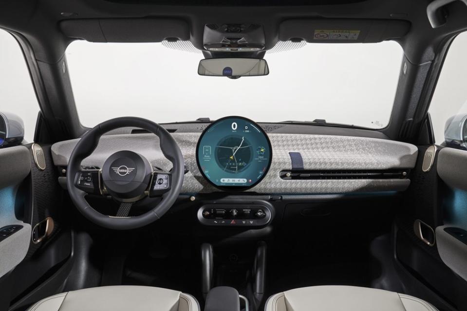 A view of the interior of the Mini Cooper SE 2024. — SoyaCincau pic