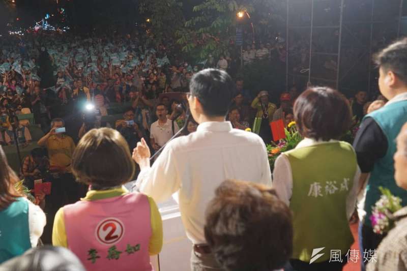 20181028_高雄市長候選人陳其邁（中）今鼓山後援會成立，現場氣氛熱烈。（陳其邁辦公室提供）