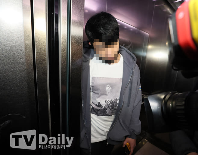 昨日韓國中央地方法院召開了針對Burning Sun代表李文浩的第一次公審，李文浩辯稱「錯把毒品看成是安眠藥才服用」，並要求保釋「照顧患癌的父親和年邁的母親」。