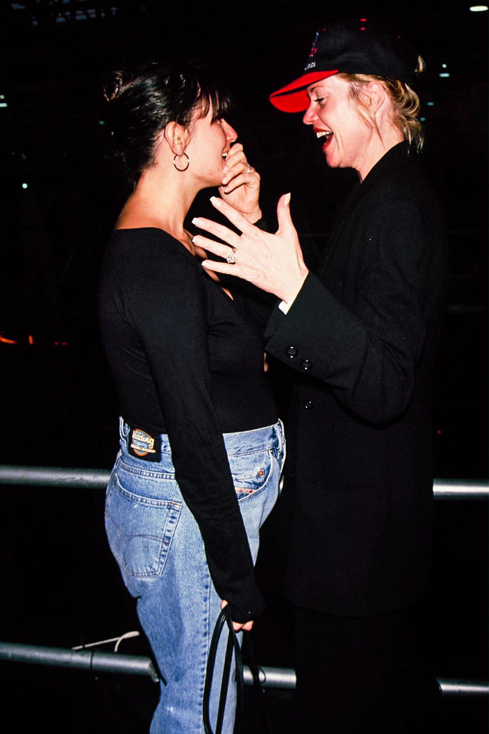 Demi Moore talking to Melanie Griffith (1990)