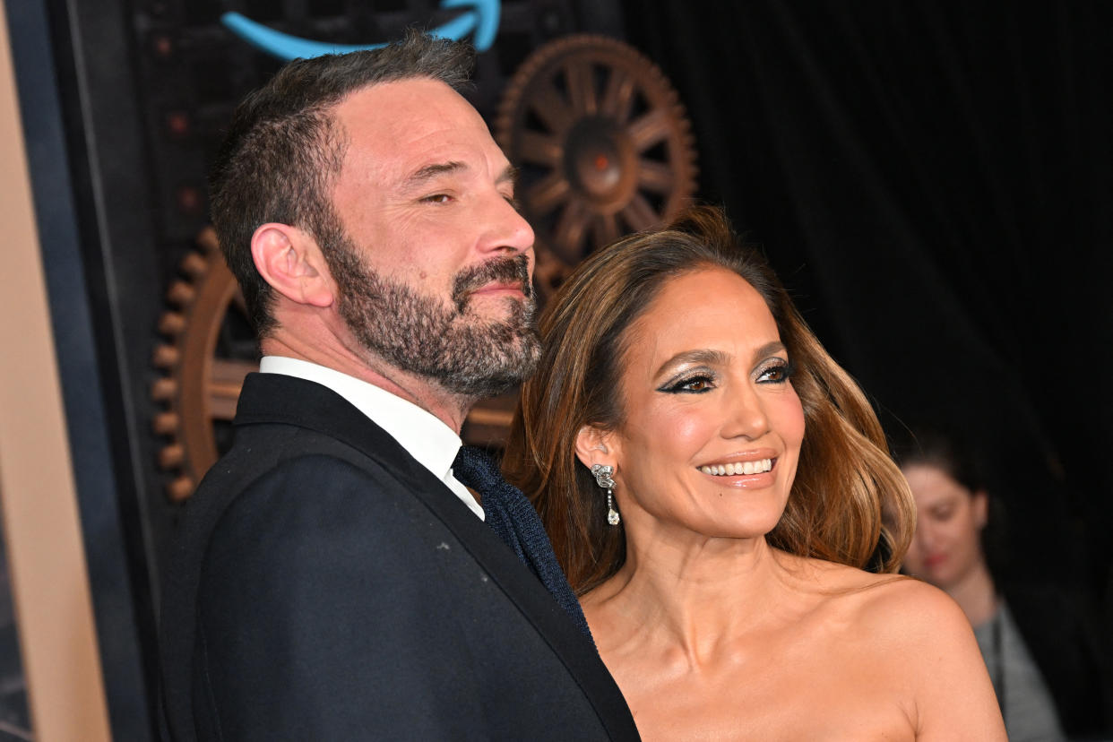 Jennifer Lopez rompe con el estigma de aburrido que persigue a Ben Affleck elevando su historia de amor por encima de todo. (Foto de Robyn Beck/AFP via Getty Images)