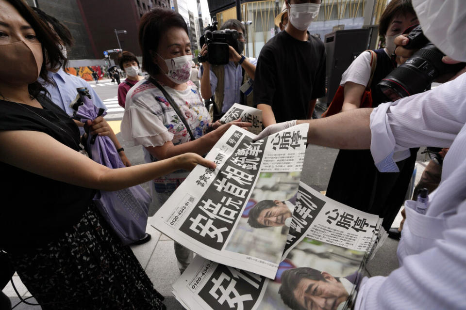 安倍晉三遭槍擊，於今日逝世，享壽67歲。（圖／AP NEWSROOM）