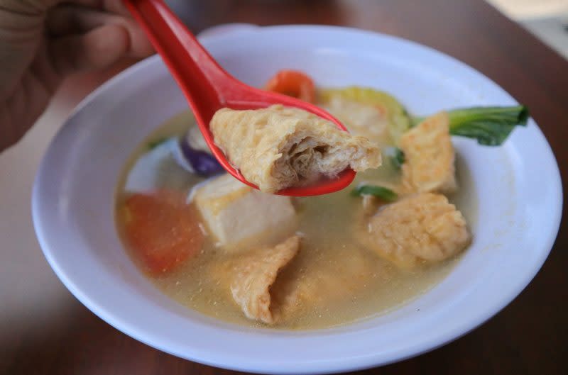 jia li seafood soup - closeup of beancurd skin