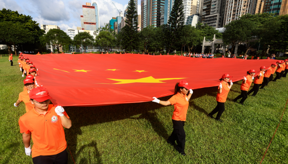 部分國家及地區近日維持或上調對香港的旅遊警示，政務司司長陳國基今日於電台節目回應指做法不合理(中通社資料圖片)